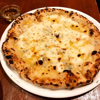 クワトロフォルマッジ(ピッツェリア ダ タサキ （Pizzeria da TASAKI）)