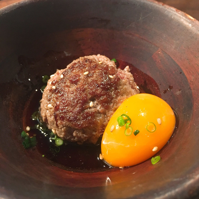 新鮮　炙りユッケ赤(大井町銭場精肉店)