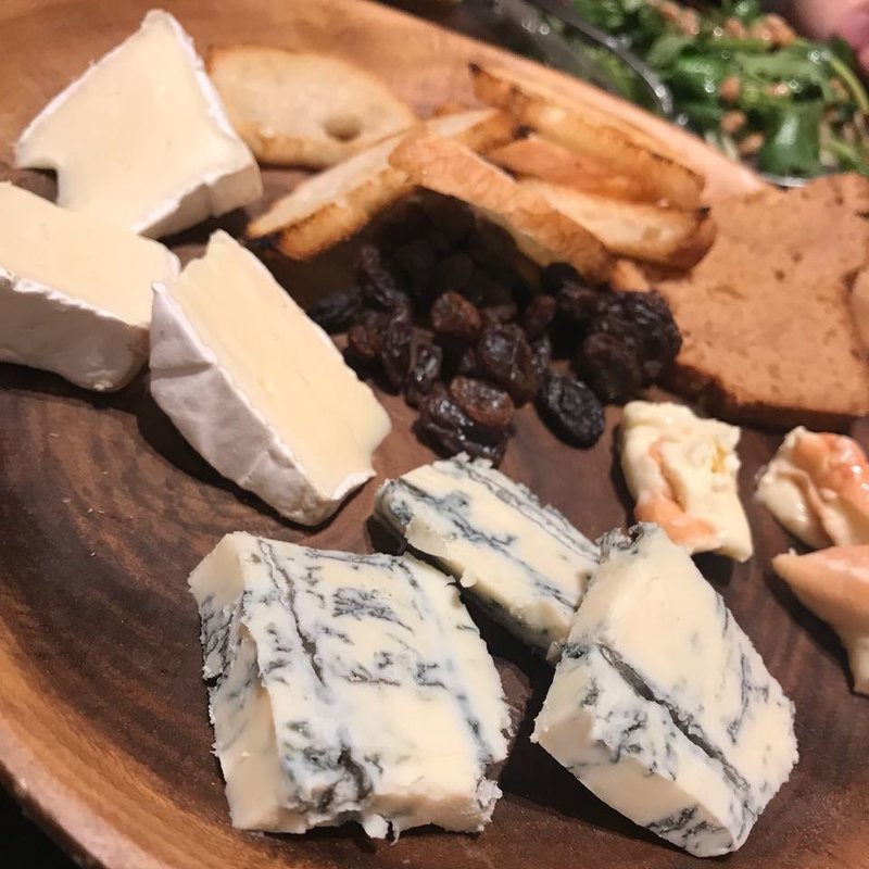 チーズ盛り合わせ(立飲Bistro-SHIN （ビストロシン）)