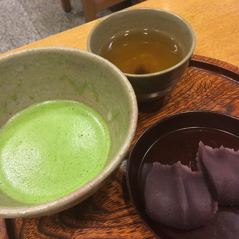 赤福と抹茶のセット(赤福茶屋ジェイアール名古屋高島屋店)