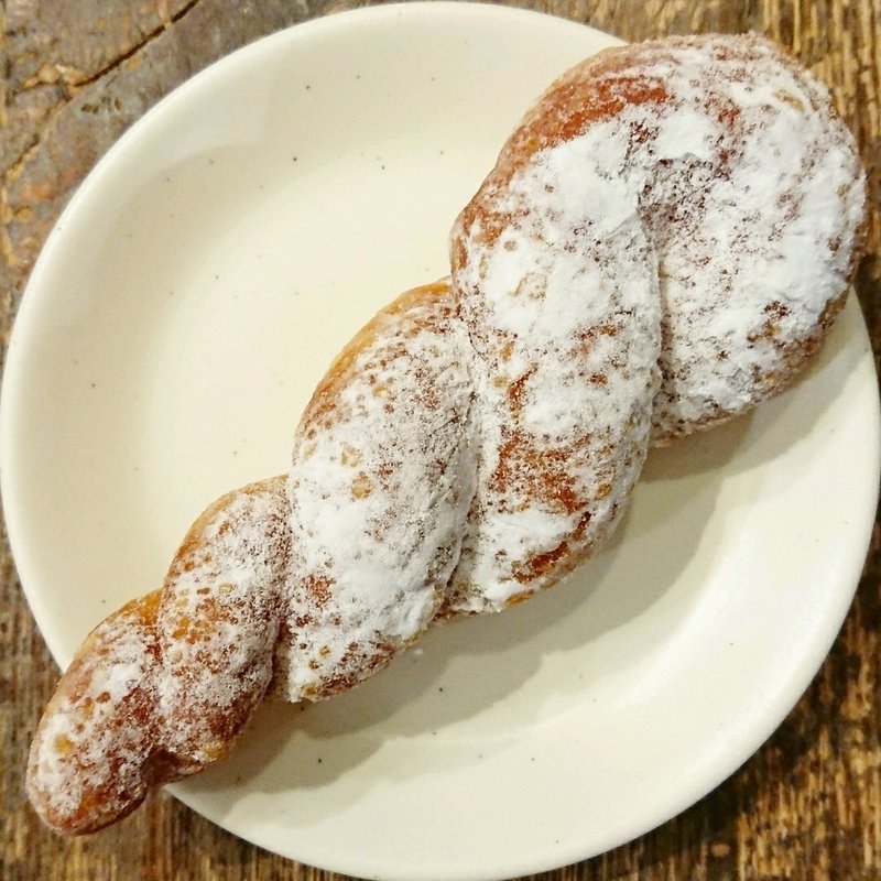 ツイストドーナツ(ニックニックブーランジェ)