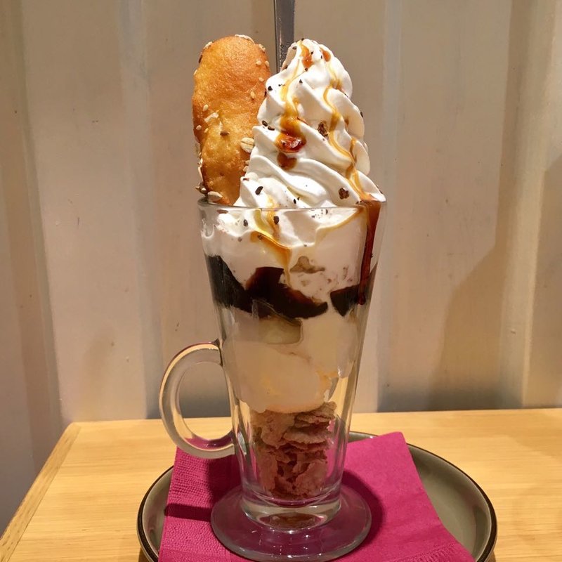 エビアンコーヒーゼリーサンデー(MARFA CAFÉ)