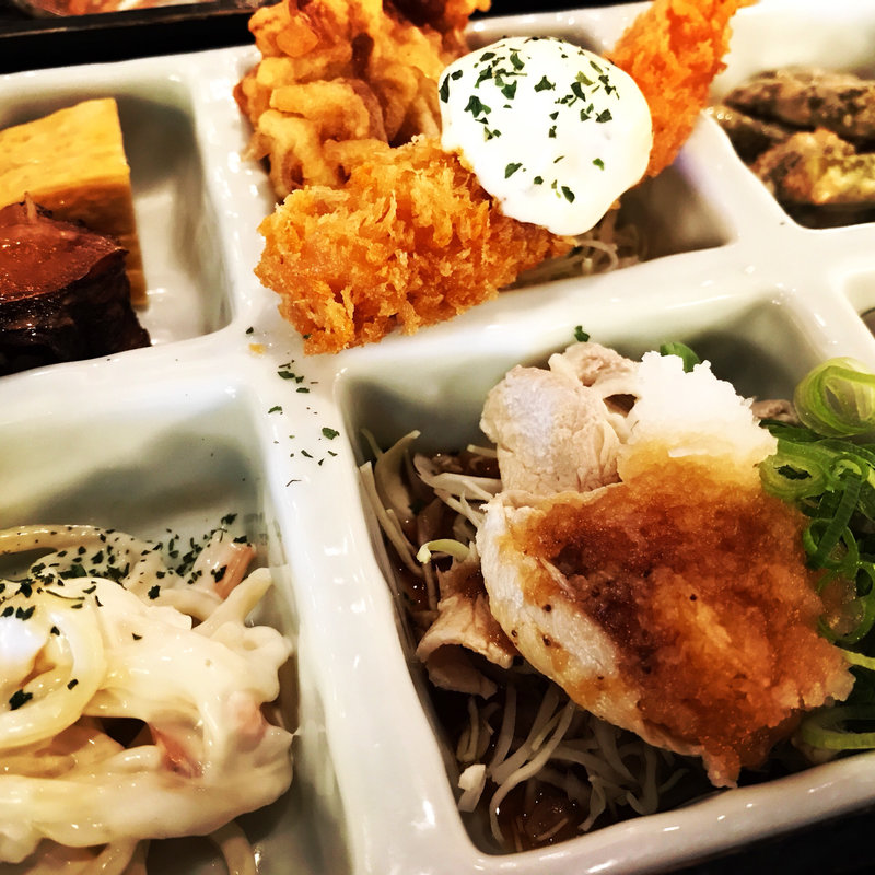 南やの彩り定食(南や 梅田店)