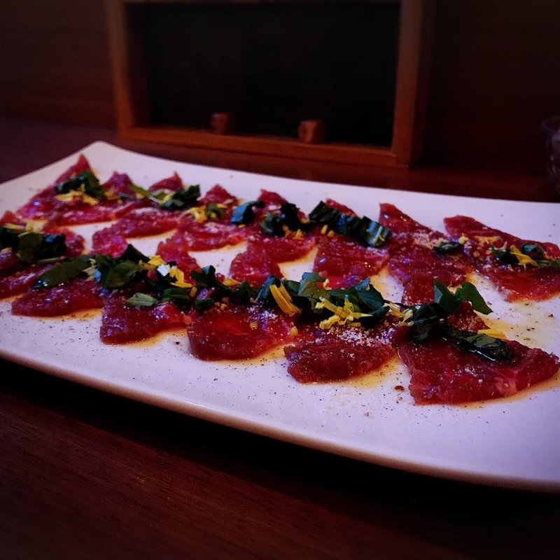 牛肉のカルパッチョ(バー 832(hachimitsu))