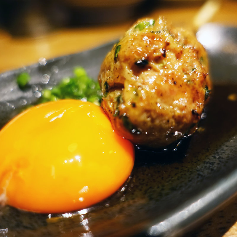 蘭王卵の月見つくね(炭火焼とり えんや難波３号店)