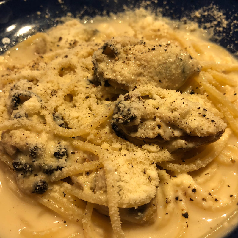 牡蠣とモッツァレラチーズのパスタ(ラ セコンダ カーザ （La Seconda Casa）)