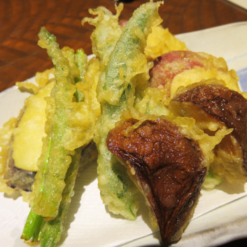 野菜の天ぷらの盛り合わせ(たぐせん)