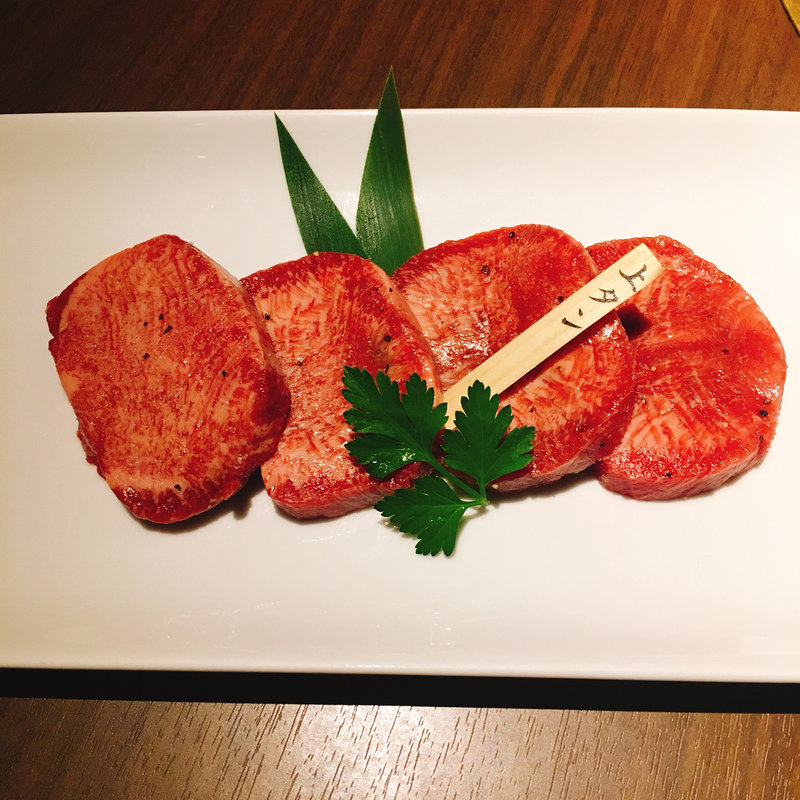 厚切り牛タン(にく蔵 （ニクゾウ）)