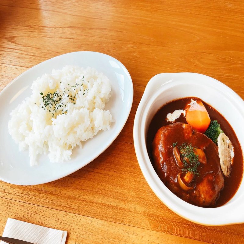 デミソース仕立ての煮込みハンバーグ(クリエ カフェ&キッチン)