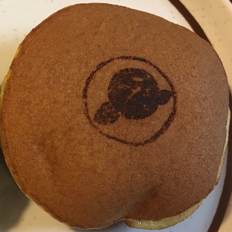 どら焼き  あんず白あん(つばきや)