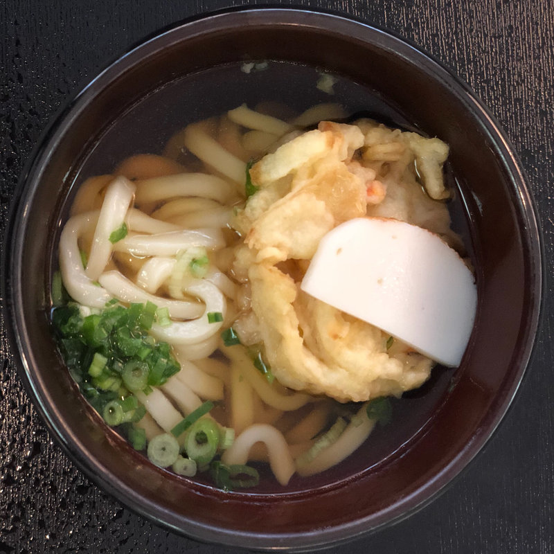 かき揚げうどん(ANA BUSINESS LOUNGE)