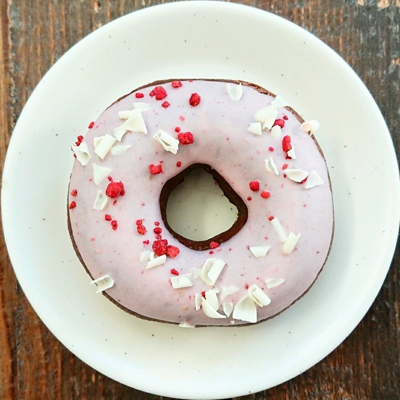 ストロベリー チョコ リング(クリスピー・クリーム・ドーナツ 新宿サザンテラス店 （Krispy Kreme Doughnuts）)