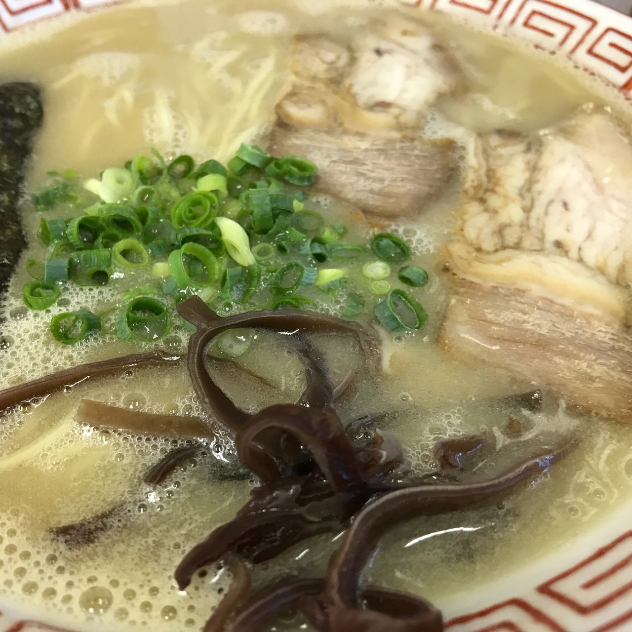 久留米 濃 こく とんこつラーメン きくらげラーメン 二刀流 の口コミ一覧 おいしい一皿が集まるグルメコミュニティサービス Sarah