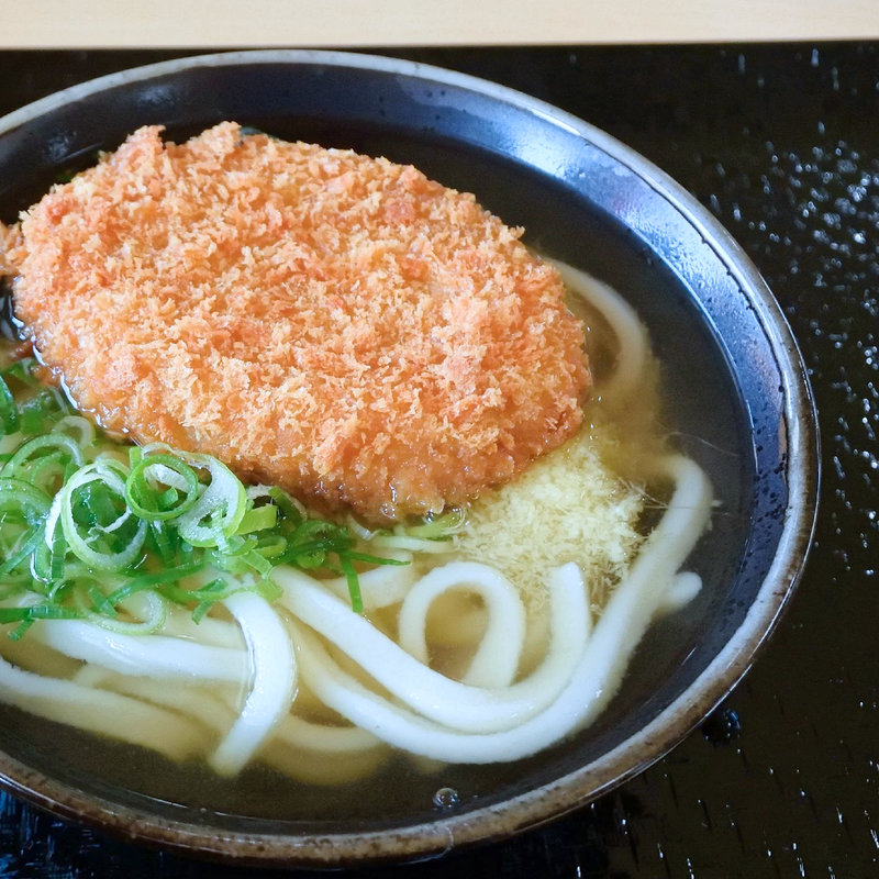 コロッケうどん（かけうどん+コロッケ）(こがね製麺所 勅使店)