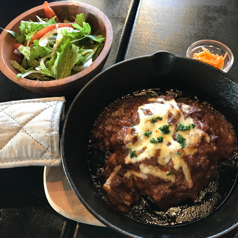 牛スジ煮込みのスキレット焼き(オーブンプラス)