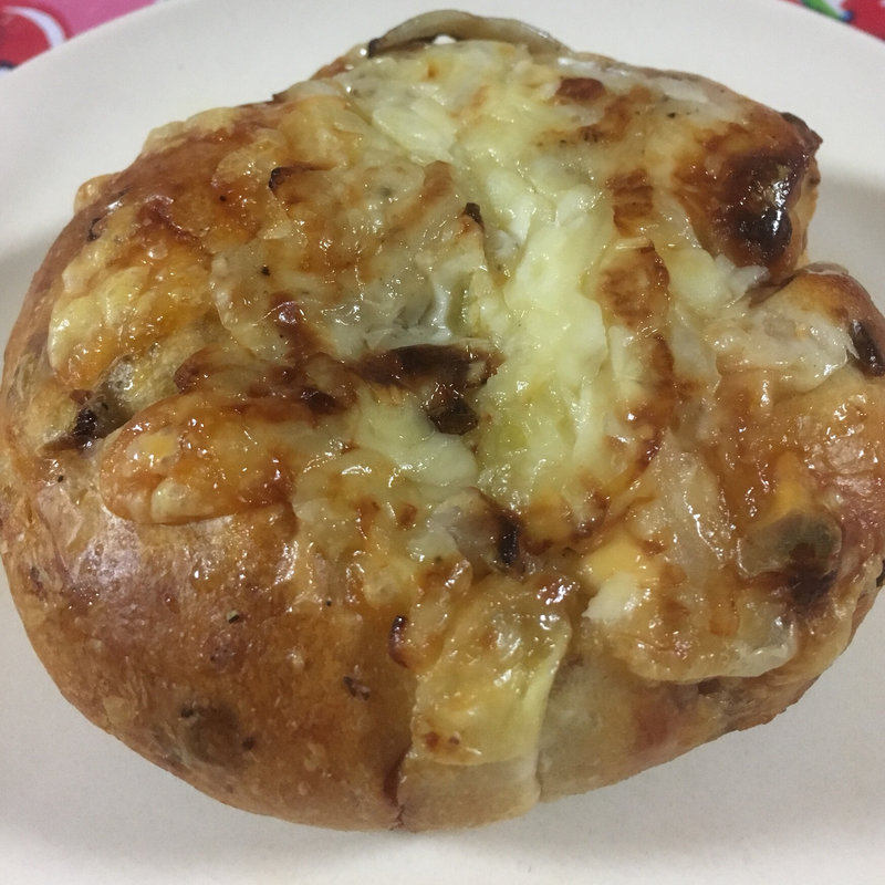スモークチーズパン(いとだパン)