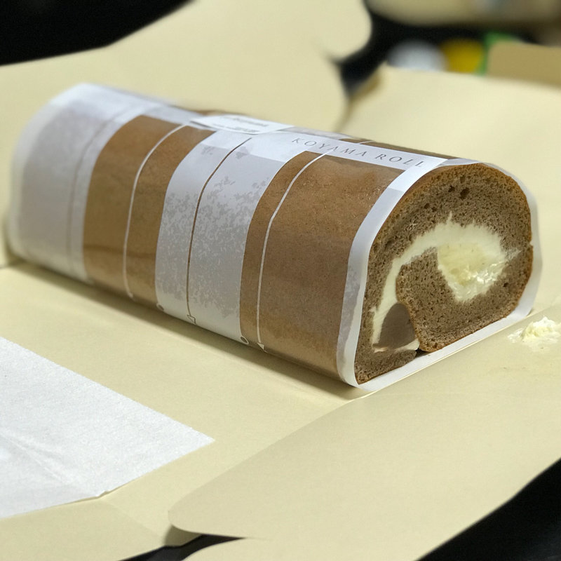 小山ロールマイルドショコラ(パティシエ エス コヤマ)