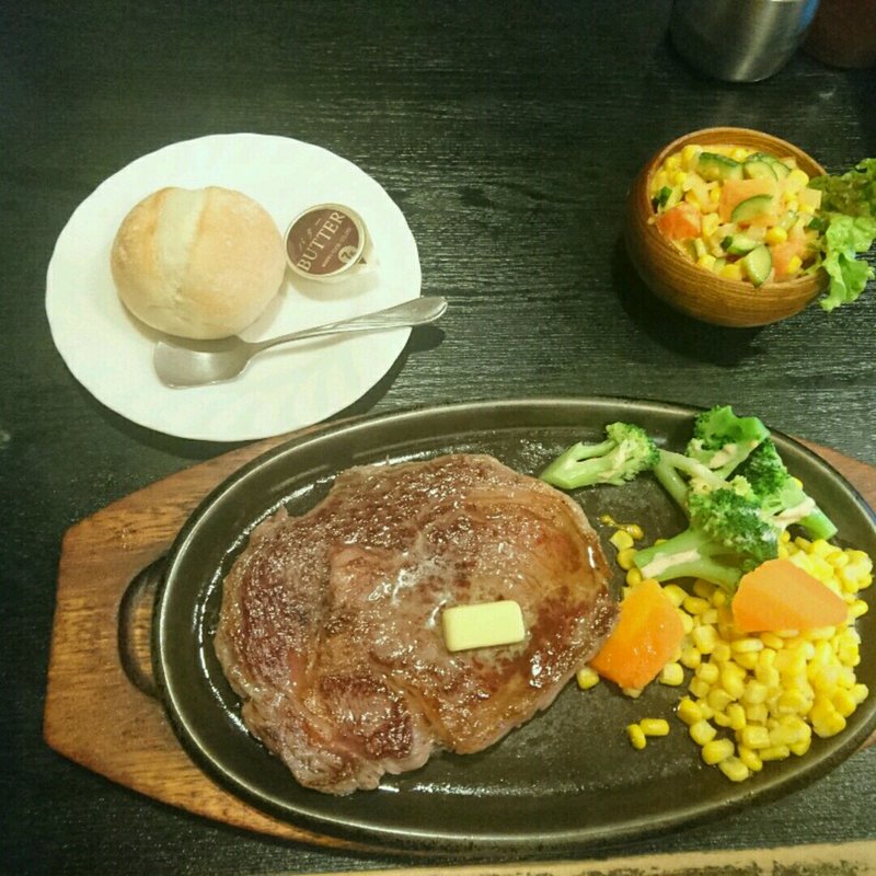 サーロインステーキ200g(アーレス・コート )