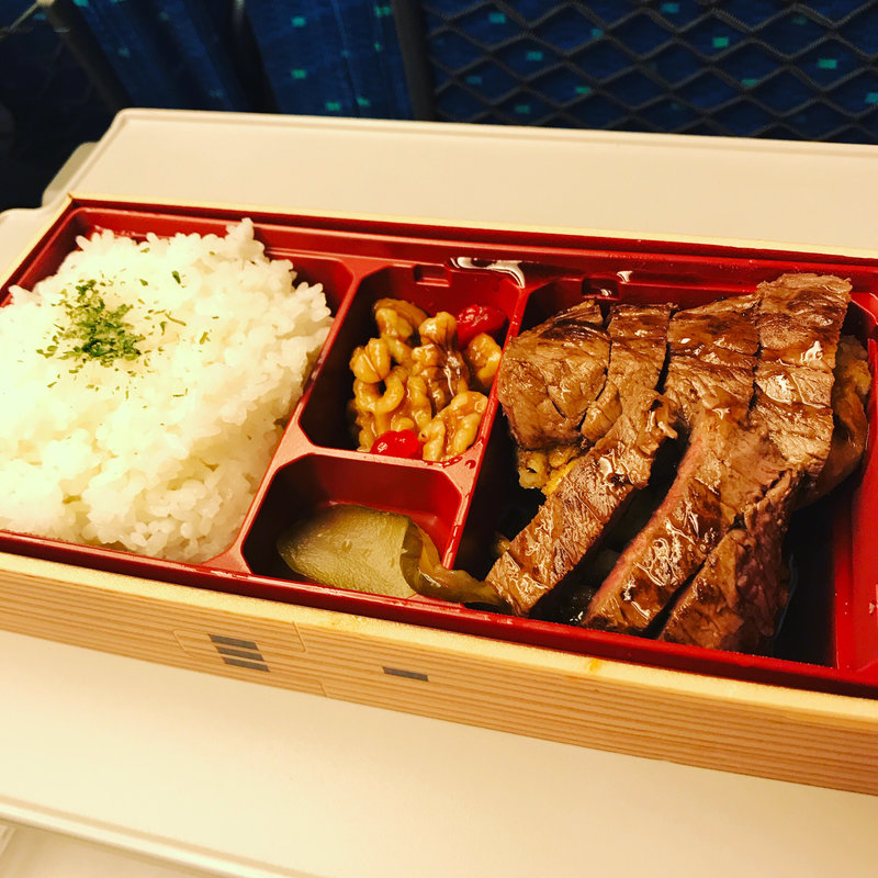 新神戸駅限定 ステーキ弁当(淡路屋 コンコース2階売店)