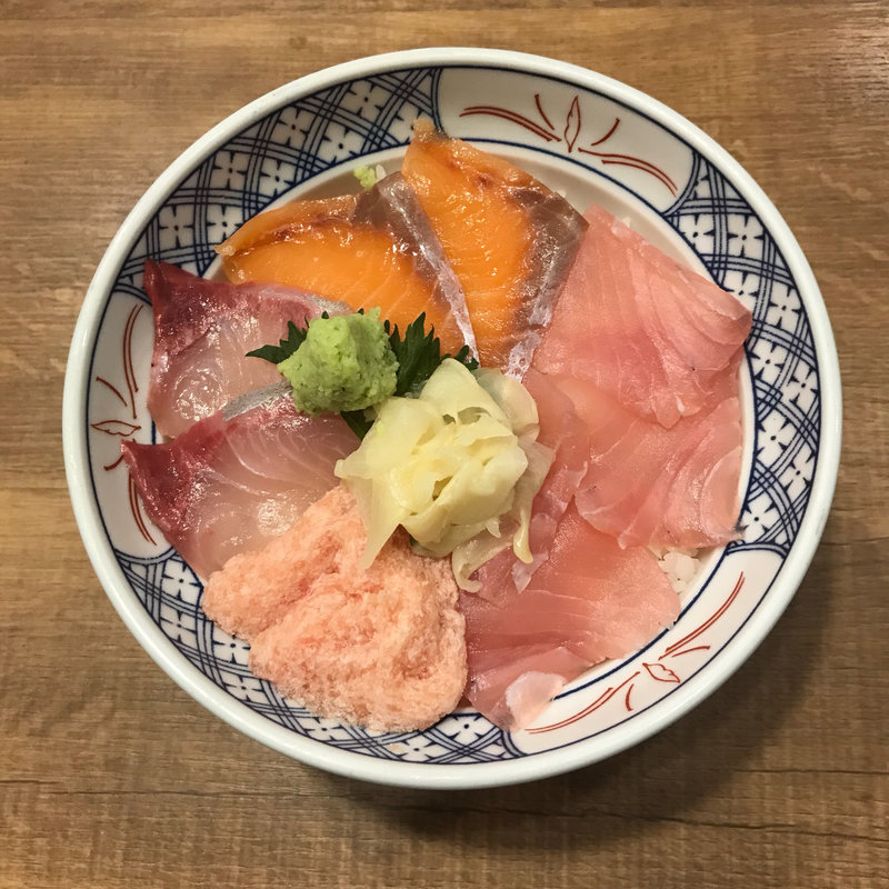 磯丸4色丼 ご飯大盛り(磯丸水産 保谷南口駅前店)