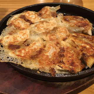 博多 鉄鍋餃子(博多もつ鍋やまや JR三ノ宮店)