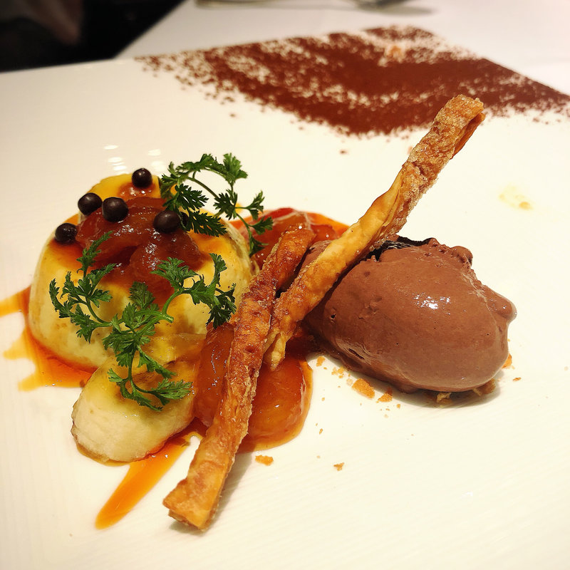 バナナのキャラメリゼとプリン ほろ苦いチョコレートのジェラートを添えて(代官山ASO チェレステ 二子玉川店)