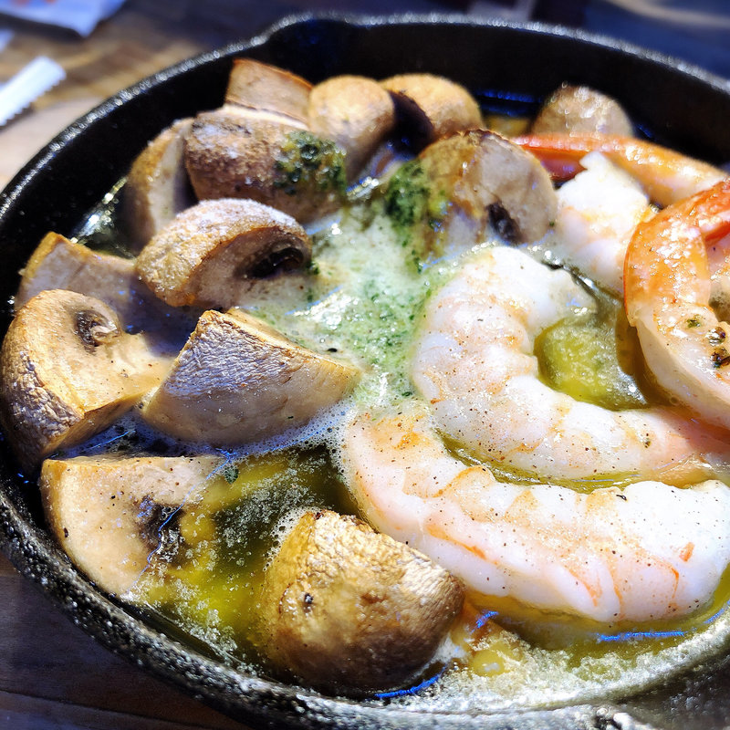 エビとマッシュルームのアヒージョ(レミさんち)