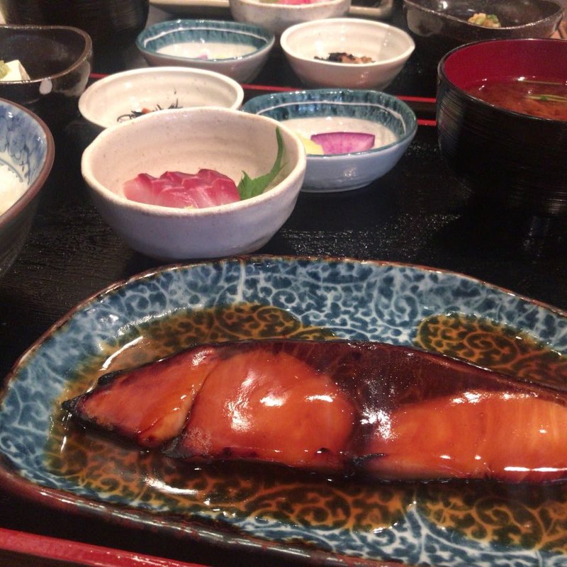 ぶり照り焼き定食(日本酒バル　Chintara)