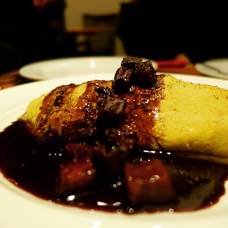 カキのオムレツ 赤ワインソース(フレンチダイニングバー・イリゼ 六本木 （French Dining Bar irise）)