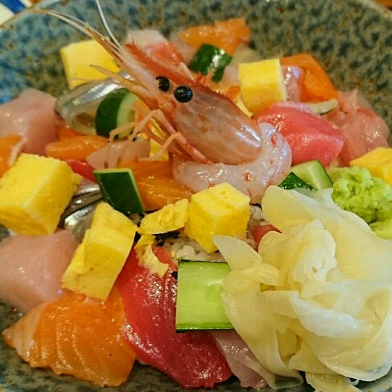 漁港直送バラちらし(魚どん 然)