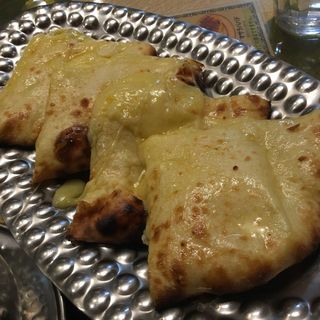 チーズナン(ムガルパレス ２号店 （MUGAL　PALASE）)