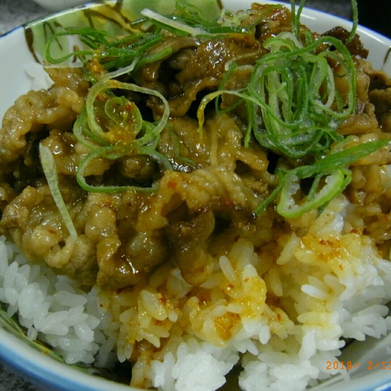 カルビ丼(焼肉工房 宝)