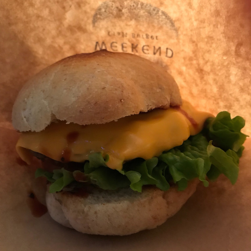 チーズバーガー(ウイークエンド クラフト バーガー)