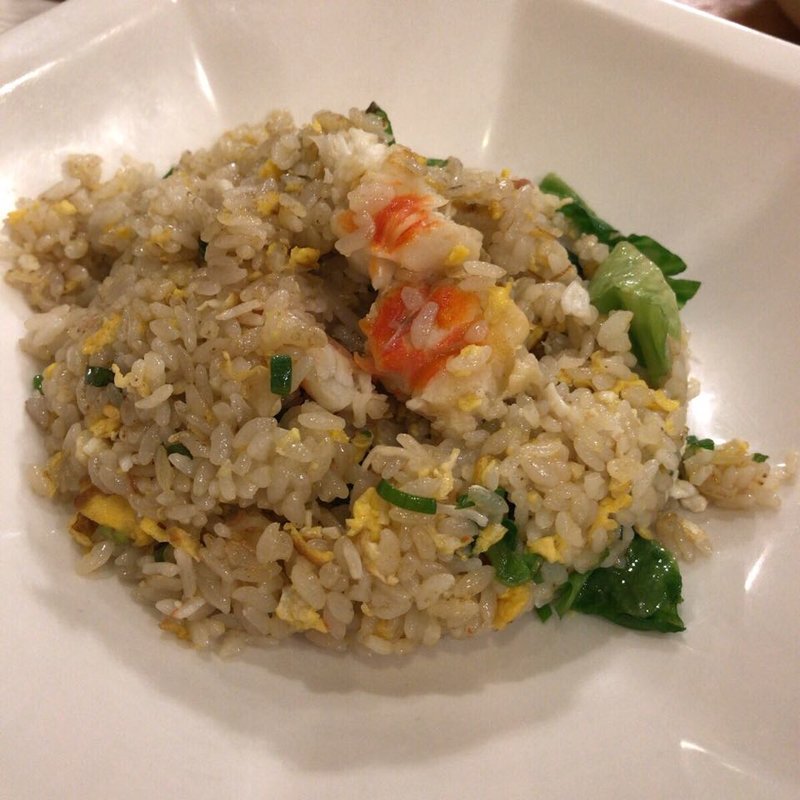 たらば蟹とレタスの炒飯(銀座アスター 松戸伊勢丹店 )