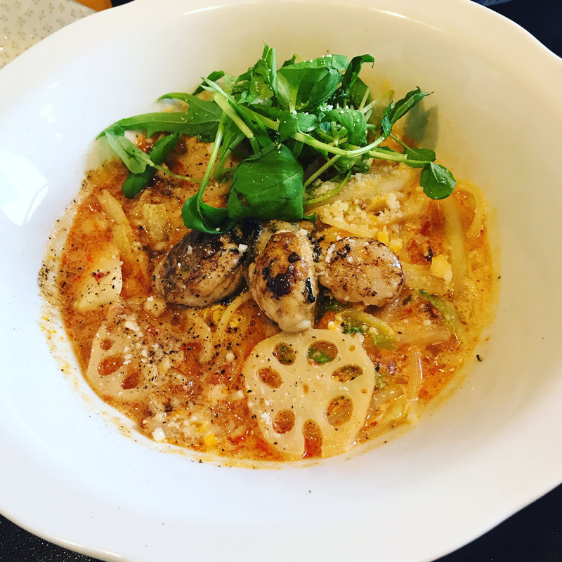 広島産牡蠣と帆立と冬野菜のクリームスープ(洋麺屋五右衛門 ルミネ北千住店)