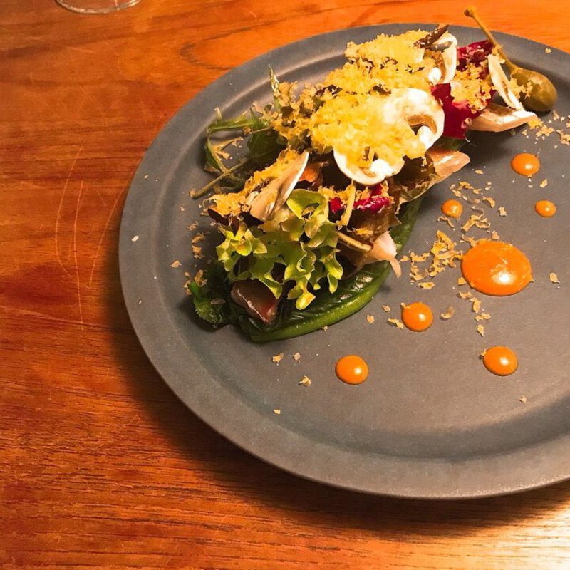 魚の炙りロメインレタス(イデアル ビストロ)