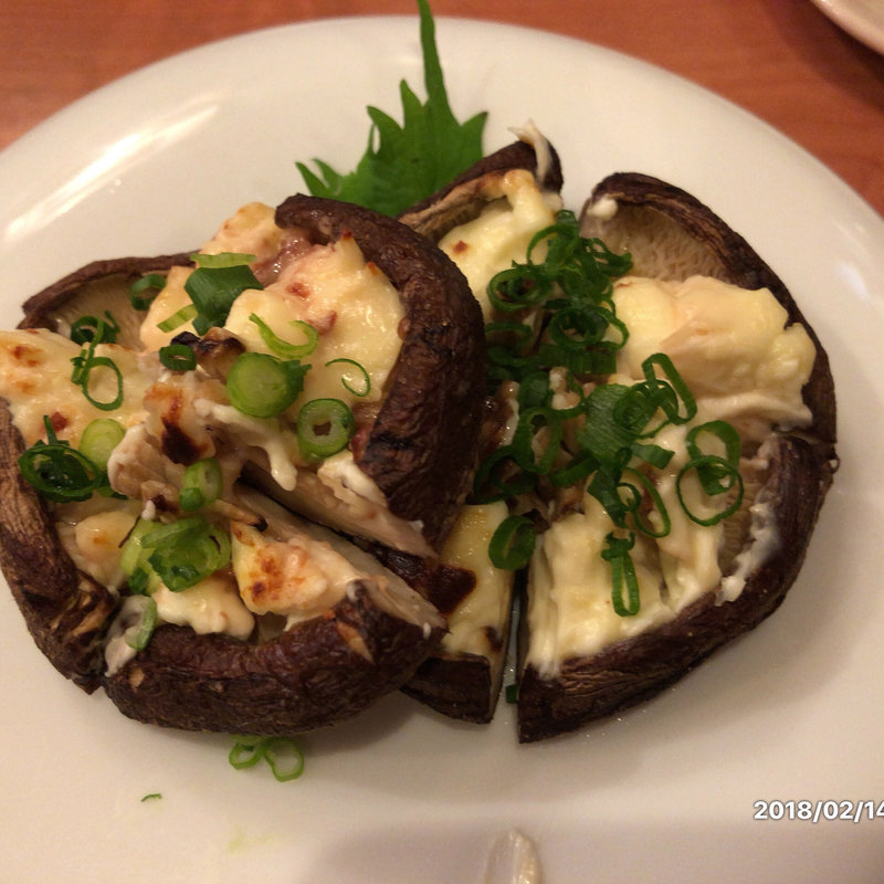 ジャンボ椎茸の酒盗チーズ焼き(魚や きてれつ)