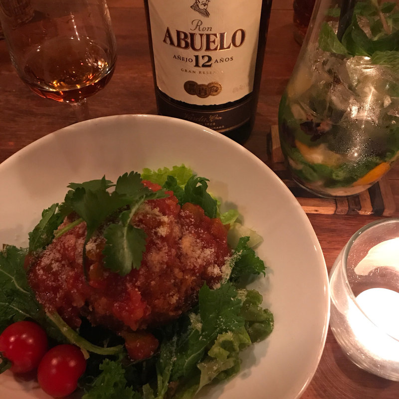 バクダンコロッケサルサソースがけ(アリアピタ ラムアンドパンチ （ARIAPITA RUM&PUNCH）)