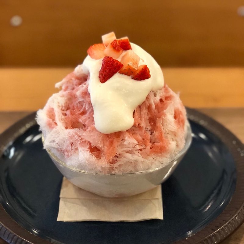 いちごミルク氷(Osaka コロミツ堂)