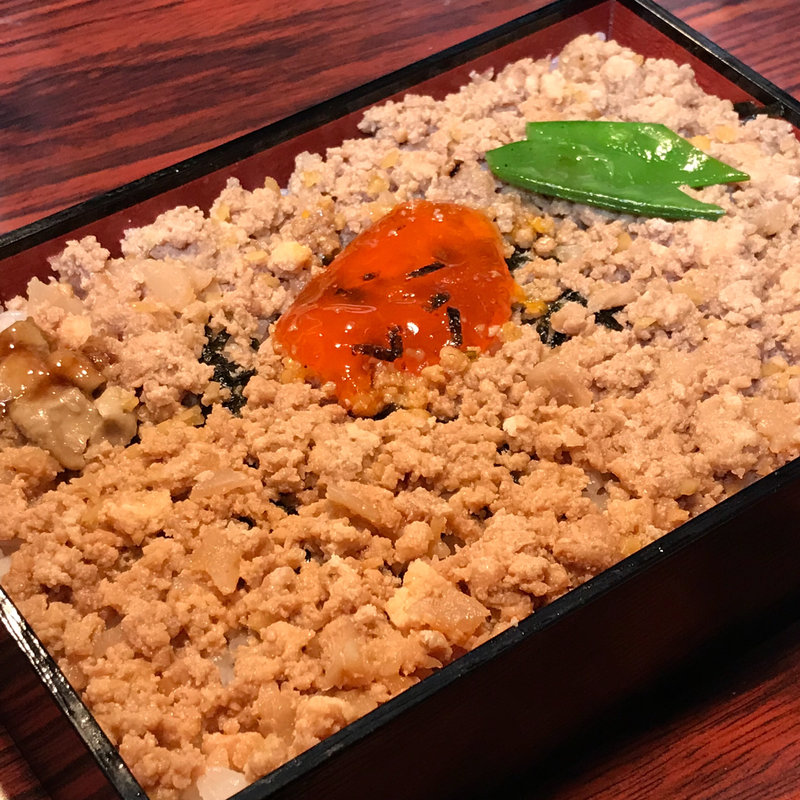 鴨と鶏の軟骨そぼろ御前・フォアグラと西京漬卵添え(808TOKYO)