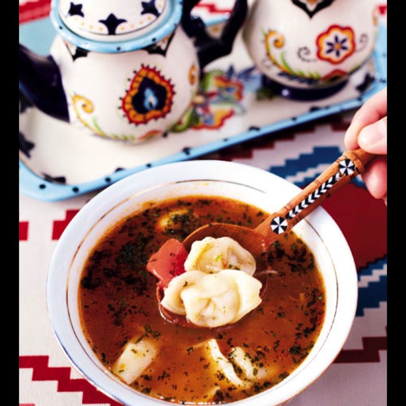 チュチュル（ウイグル風ワンタンスープ）(ウルムチ フードアンドティー)