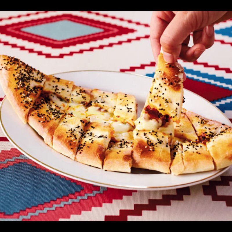 クイマリ・ピデ（ひき肉入りトルコ風ピザ）(ウルムチ フードアンドティー)