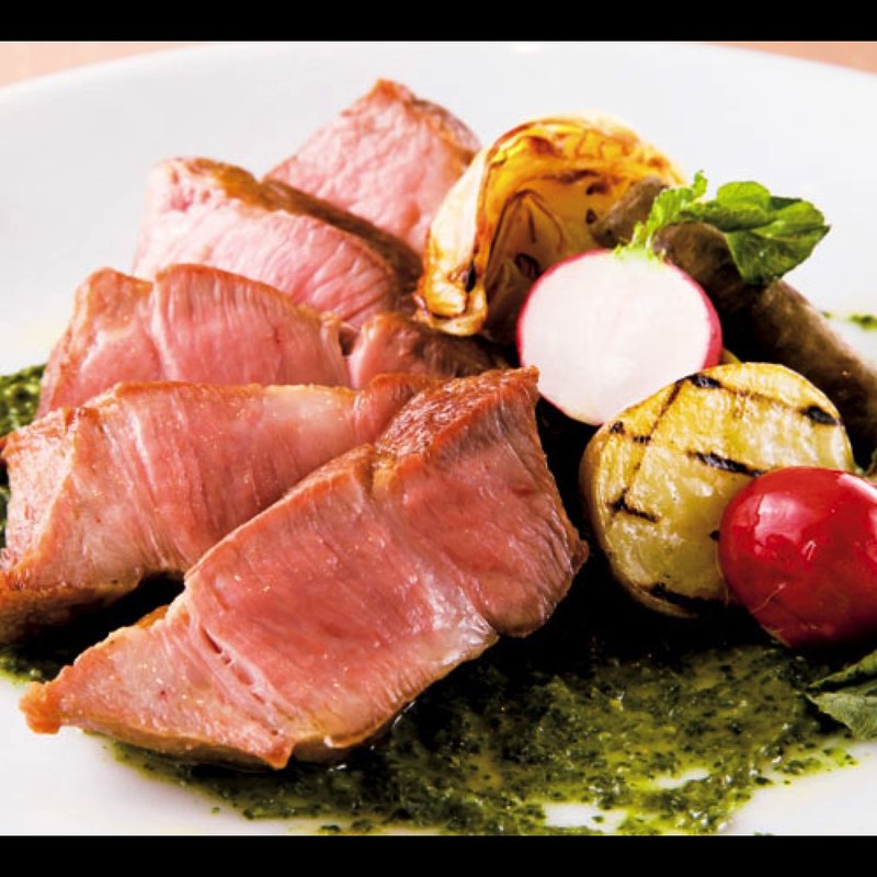伊勢美豚のロースト桜の葉のジェノバ風ソース(三重テラス)