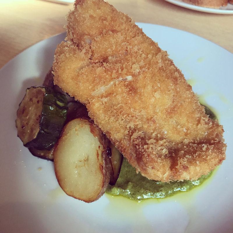 マトウ鯛のフリット パセリソース(ティアブランカ)