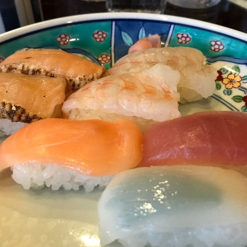 寿司盛り合わせ(梅鶏苑庄屋 佐々店 （ばいけいえんしょうや）)