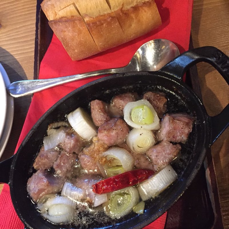 イベリコ豚と白葱のアヒージョ(TOKYO隅田川ブルーイング)