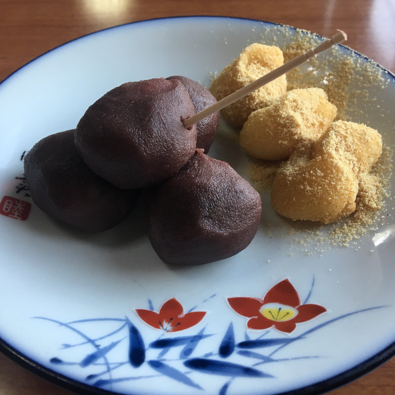 団子 (一人前)(寒香亭)