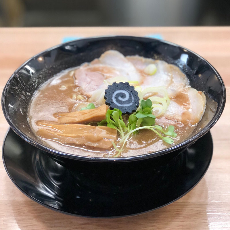 さかなとんこつラーメン(ぶたのほし （TONKOTSU BABY）)