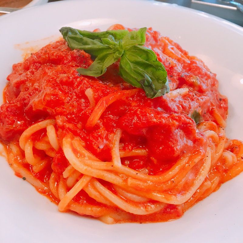 バジルとモッツァレラのトマトソース(パスターヴォラ田町本店)