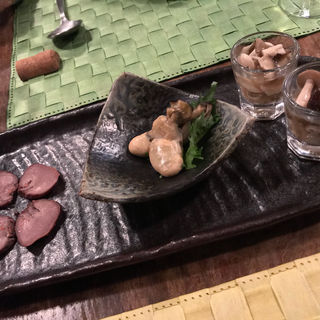 牡蠣、豚タン、きのこ(Red wood Inn （レッドウッド イン）)